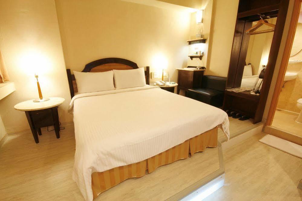 Kindness Hotel Weiwuying Kao-siung Exteriér fotografie